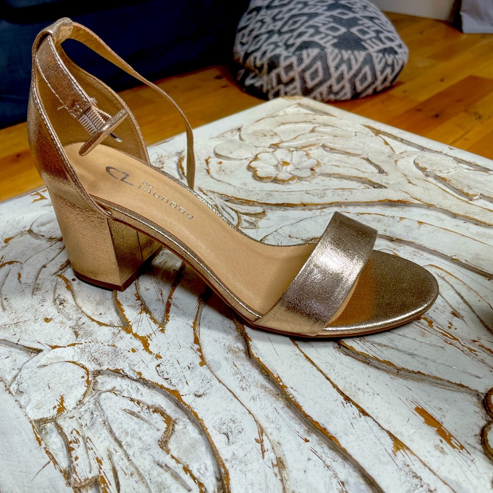 Chinese Laundry Jody / Starstone light gold block heels size 8  new never worn.